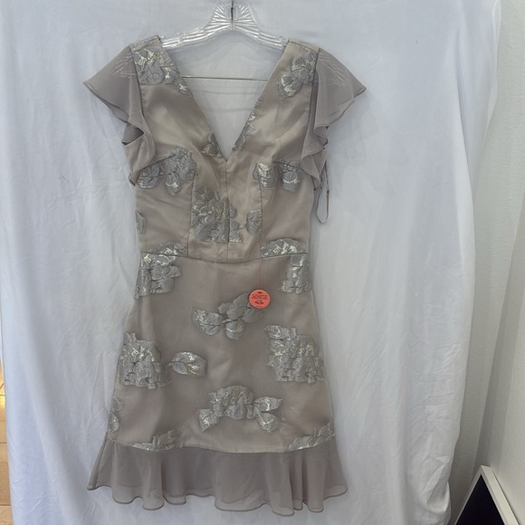 Clemmie Jacquard Metallic Frill Detail Dress In Silver Size 6 - Picture 4 of 9